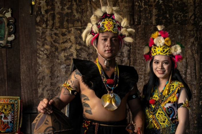 A Borneo couple showcasing the beauty of her culture through stu